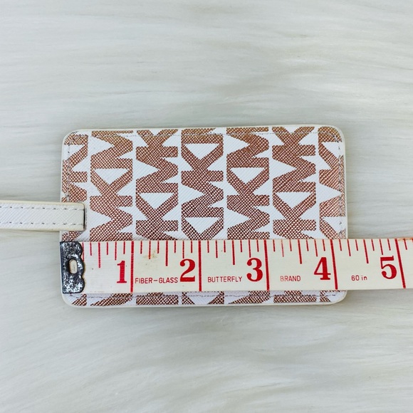 Michael Kors Luggage Tag - Picture 6 of 6